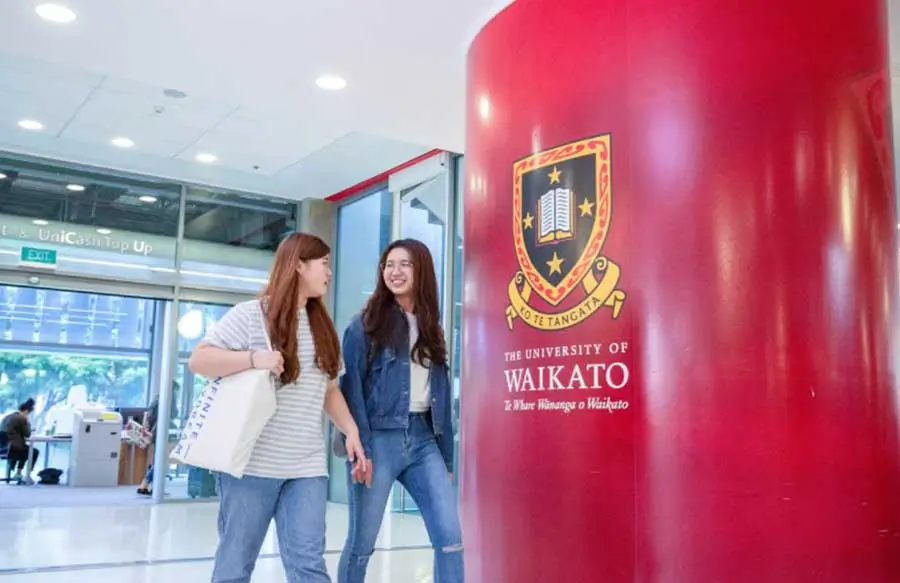 Waikato Pathways College students in the library on campus at the University of Waikato