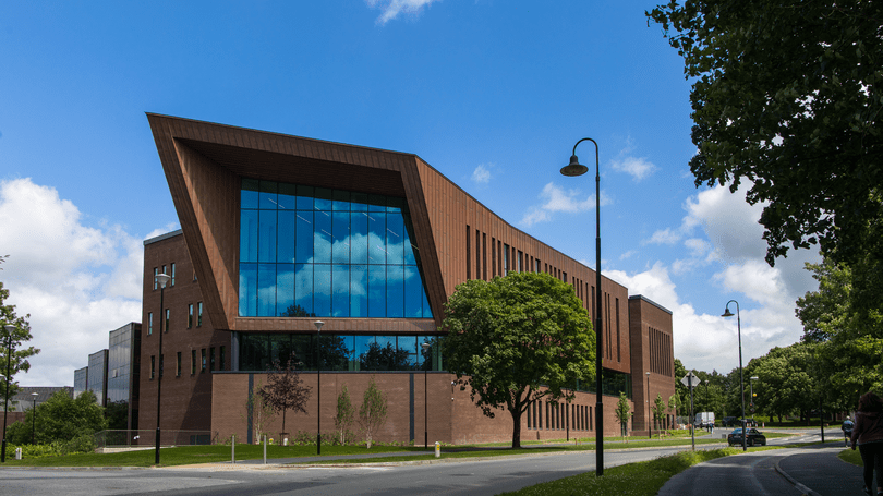 glucksman library 810x456